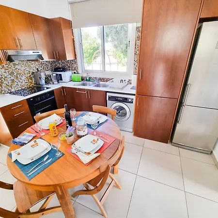 Poser With Private Pool And Bbq * Perivolia