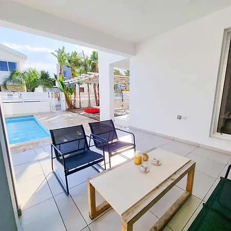 Villa Poser With Private Pool And Bbq Perivolia