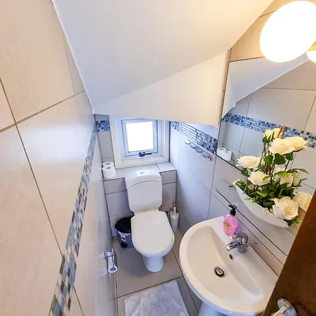 Poser With Private Pool And Bbq بريفوليا