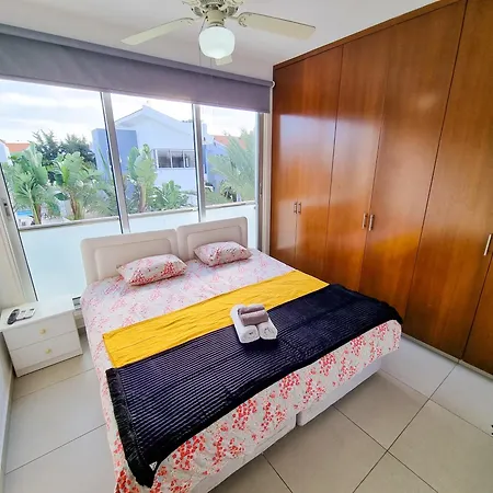 Poser With Private Pool And Bbq 皮尔瓦利亚