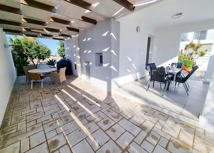 Poser With Private Pool And Bbq * Perivolia