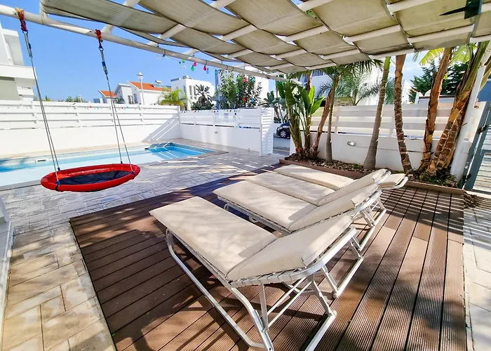 Vila Poser With Private Pool And Bbq Perivolia